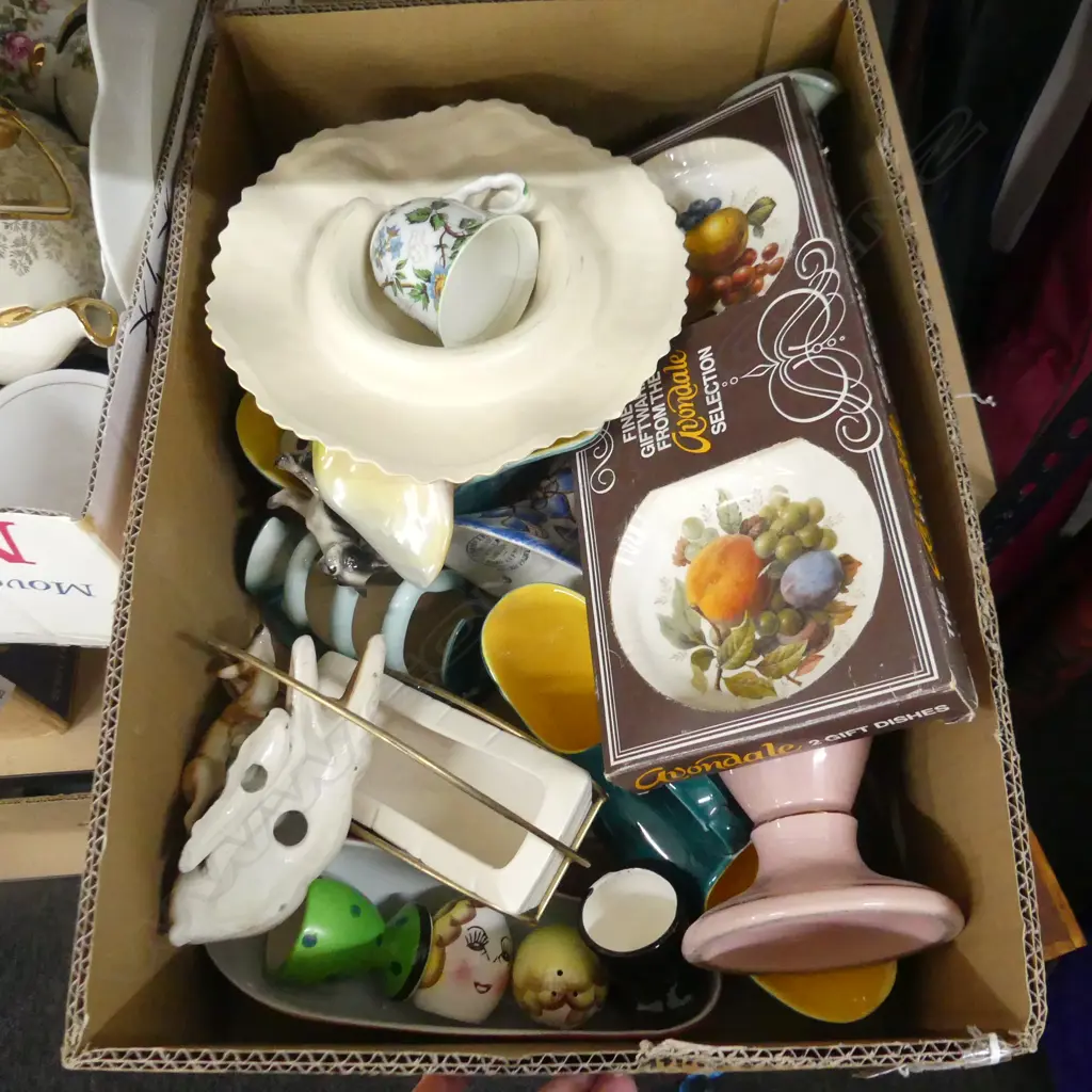 BOX ASST CHINA INCL VASES, TOAST RACK ETC... Image 1++