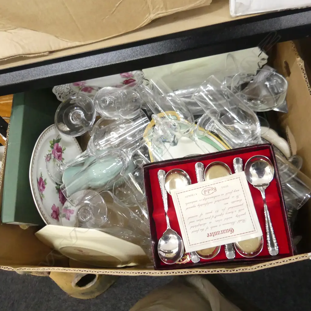 BOX LOT ASST. CRYSTAL, JASON PLACEMATS, PLATES ETC Image 1++