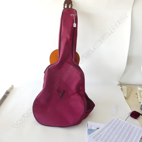 NUBONE ACCOUSTIC GUITAR L 950MM  - WITH CLOTH CARRY CASE