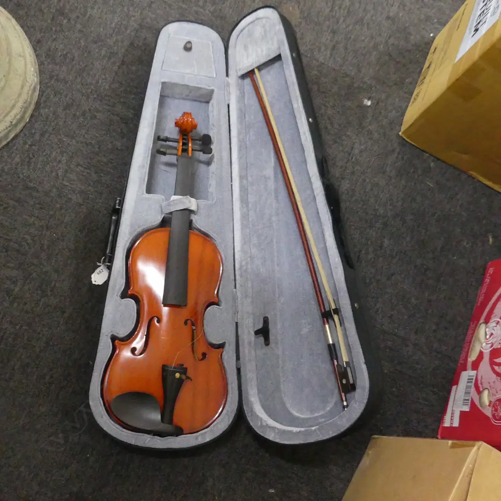 CASED VIOLIN (no strings) Image 1++