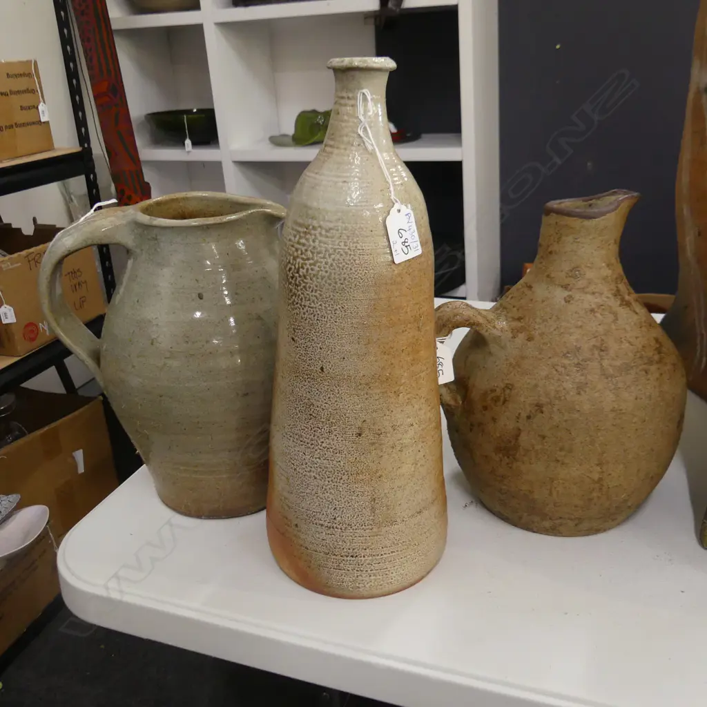 3 PCES STUDIO POTTERY; 2 JUGS + TALL SALT GLAZED VASE H.370mm Image 1++