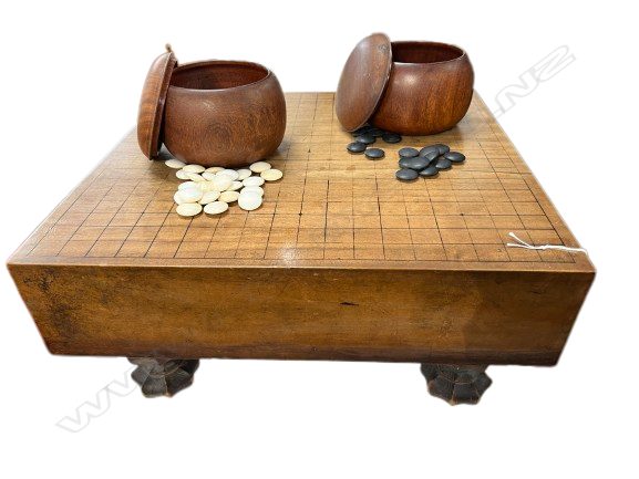 VINTAGE JAPANESE ‘GO ’BOARD GAME SLATE AND SHELL STONES H223MM W450MM Image 1++