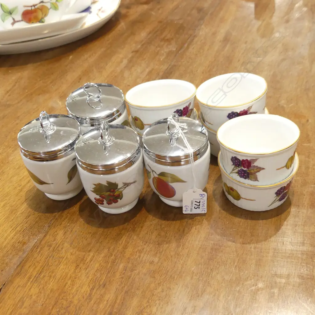 10 PCES ROYAL WORCESTER EVESHAM; 6 SML RAMEKINS 80mm dia, 4 EGG CODDLERS Image 1++