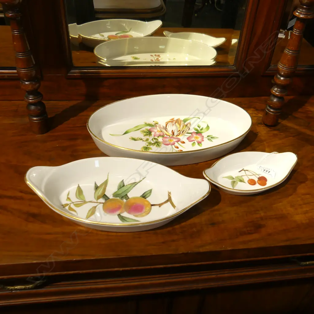 3 ROYAL WORCESTER OVAL BAKING DISHES; 2x EVESHAM 1x PERSHORE W.310mm Image 1++