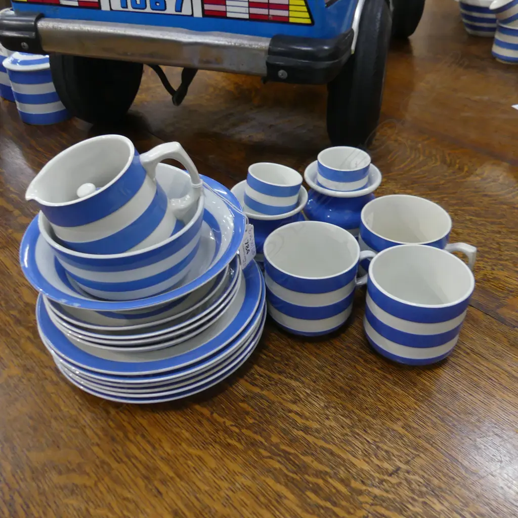 21 PCES CORNISHWARE - ALL EARLY GREEN LABEL - 10 SML PLATES, 3 MUGS, ETC Image 1++