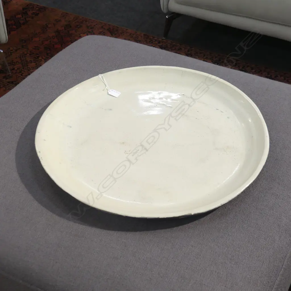 LGE STUDIO CERAMIC CHARGER w. WHITE CRACKLE GLAZE 600mm dia Image 1++