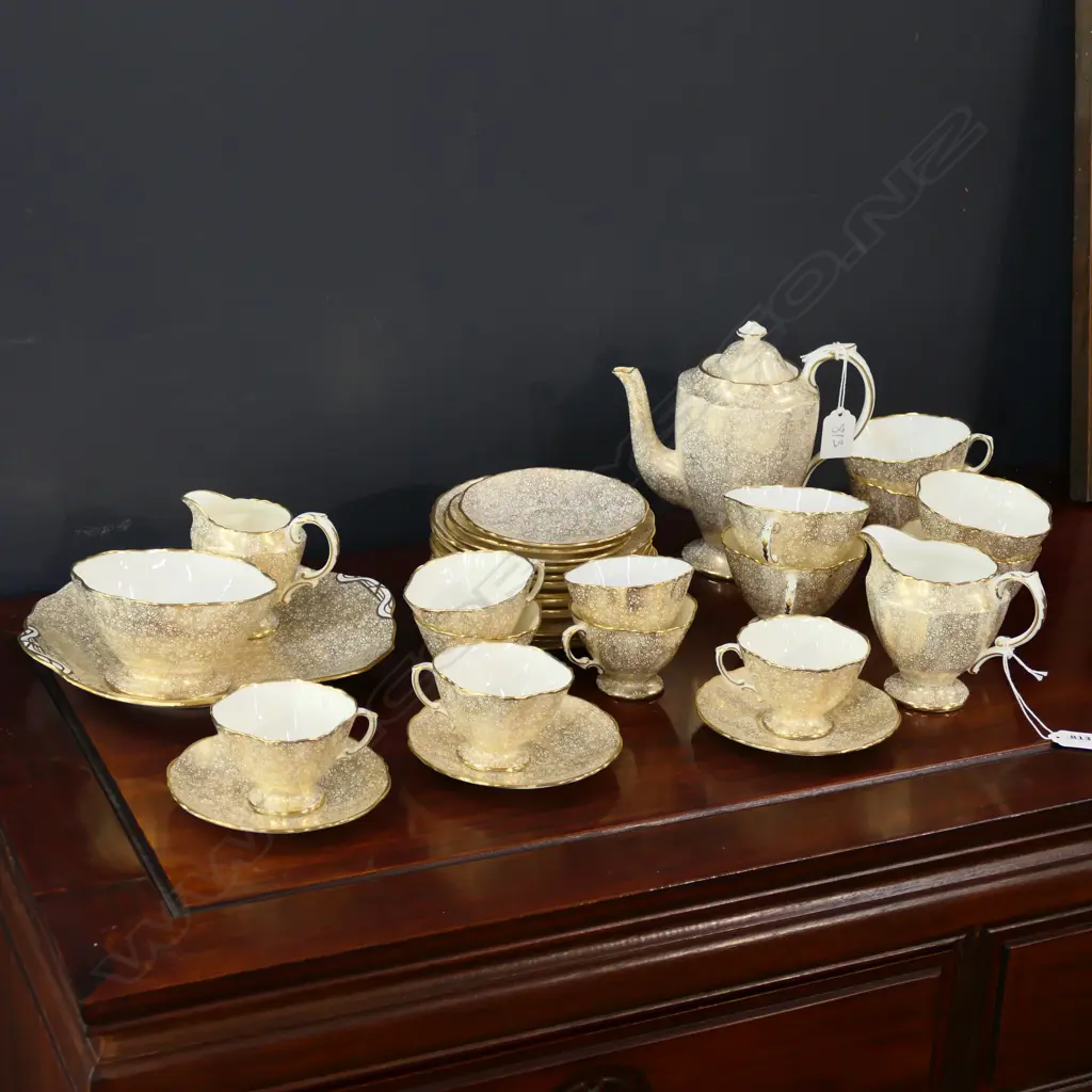 HAMMERSLEY TEA AND COFFEE SERVICE APPROX 34 PIECES SOME MINOR WARE Image 1++