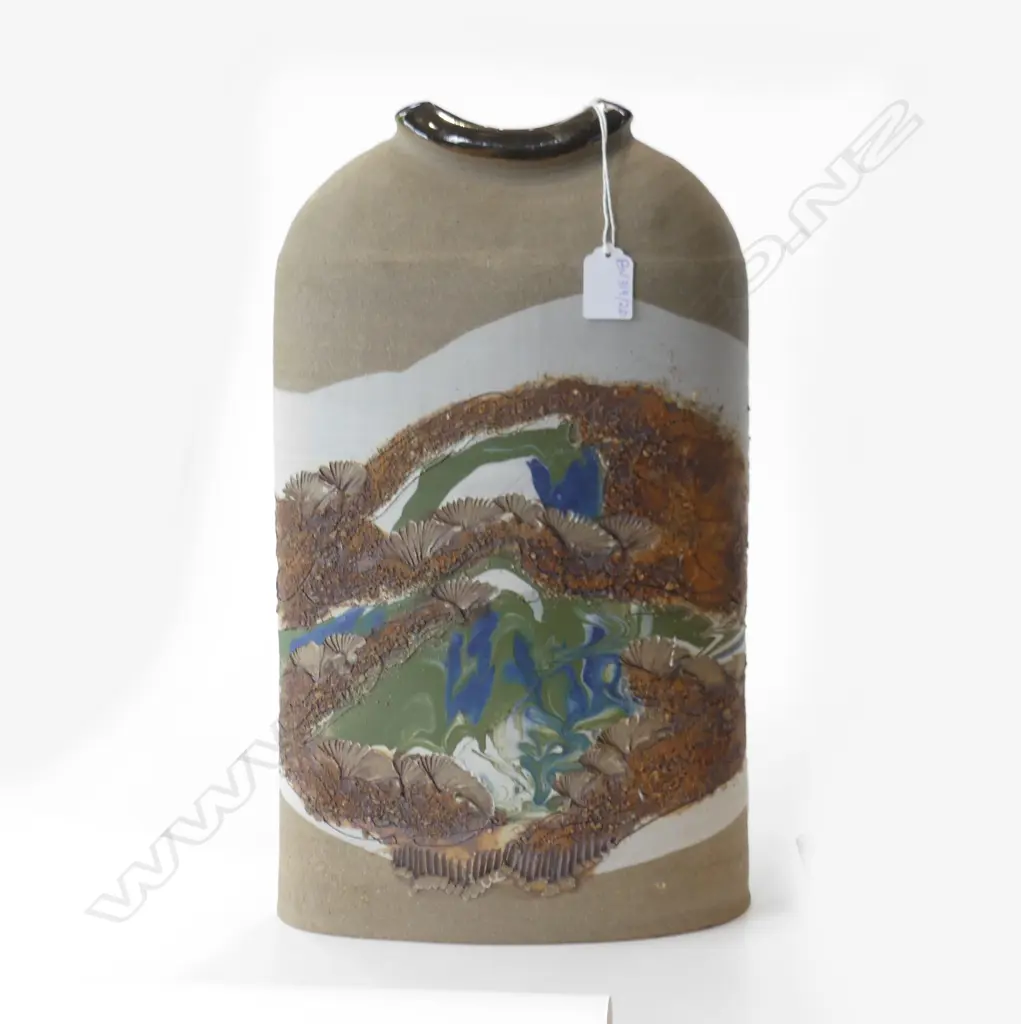 LGE STUDIO POTTERY VASE w. APPLIED DECORATION H.430mm Image 1++