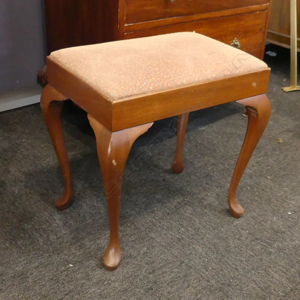 QUEEN ANNE STYLE PIANO STOOL Image 1++