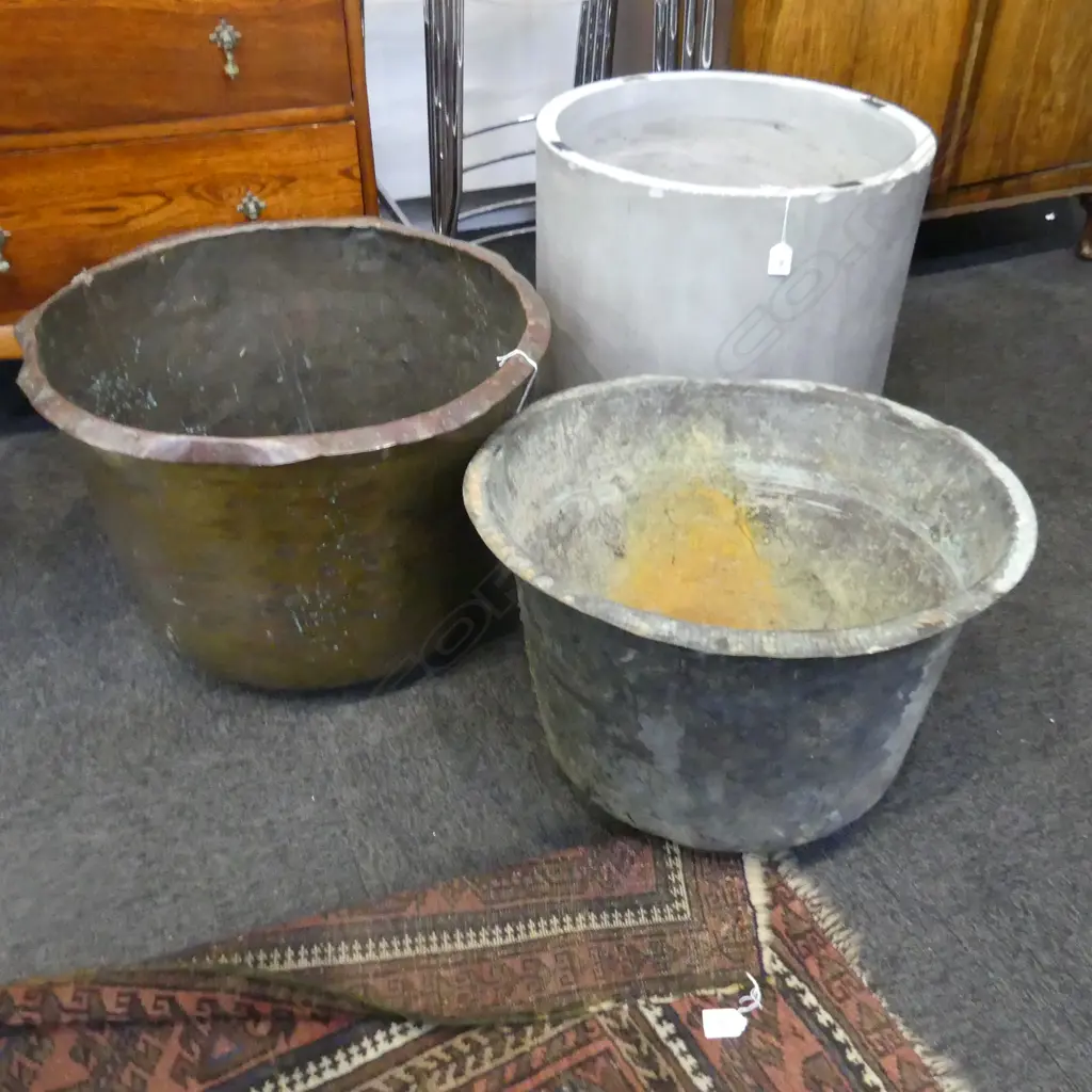 LG OLD COPPER PLANTER POT (580 X 370MM + 1 OTHER LG METAL POT  Image 1++