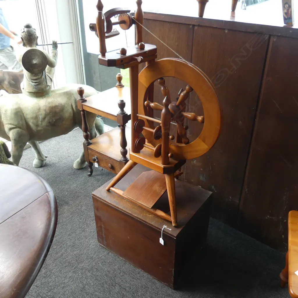 2 ITEMS KAURI SPINNING WHEEL AND PINE BOX H.380mm W.550mm  Image 1++