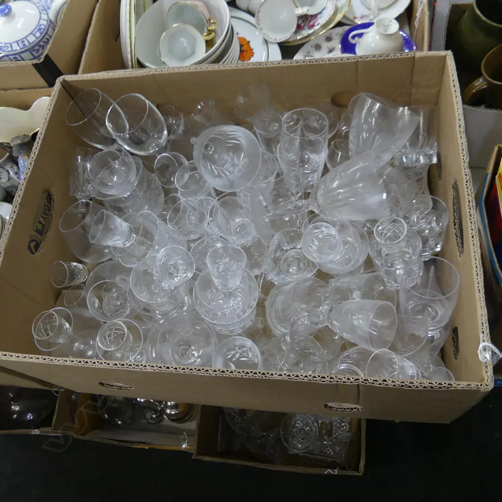 LARGE BOX MIXED GLASSES Image 1++