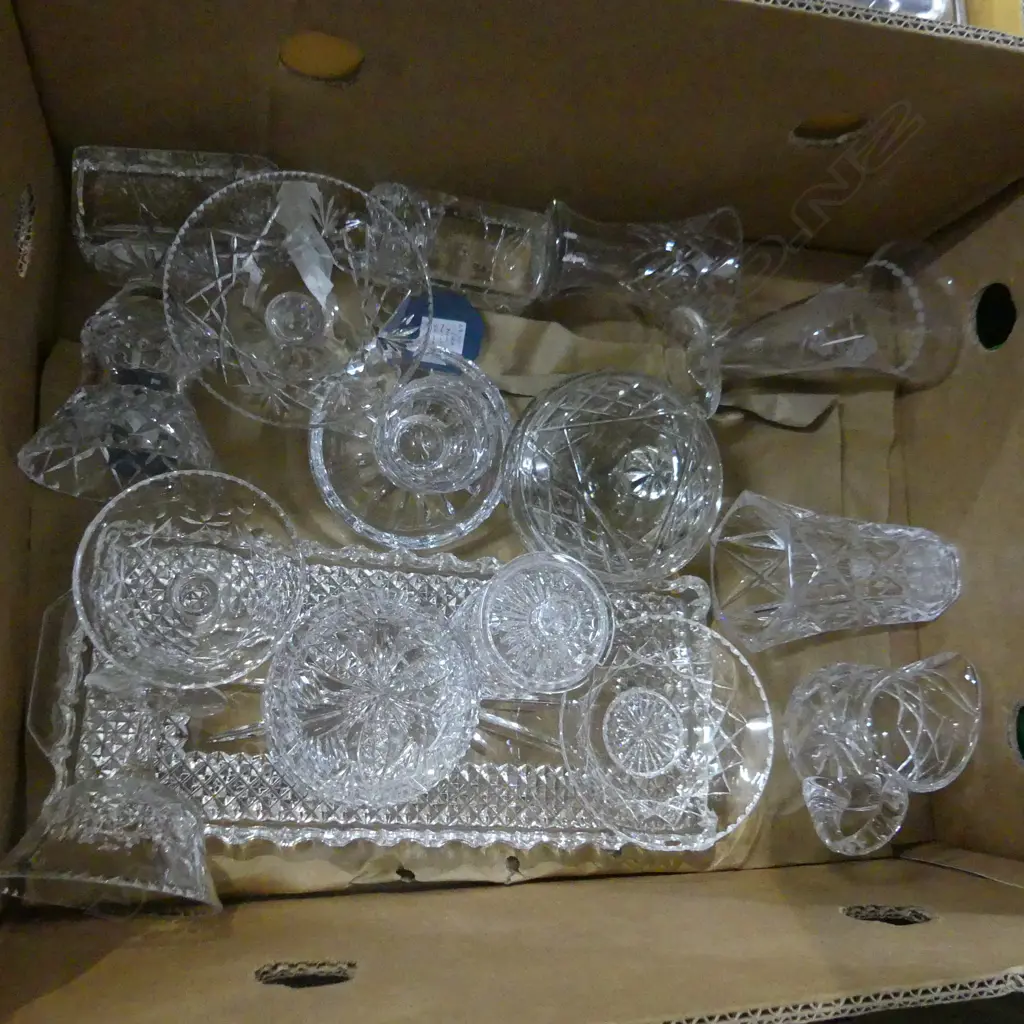 LOT OF ASST CRYSTAL VASE COMPORTS ETC Image 1++