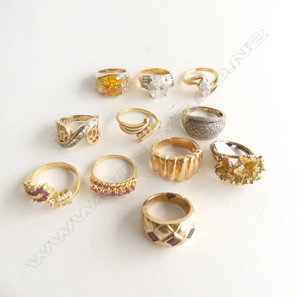 11 GOLD TONE / SILVER GILT COSTUME RINGS Image 1++
