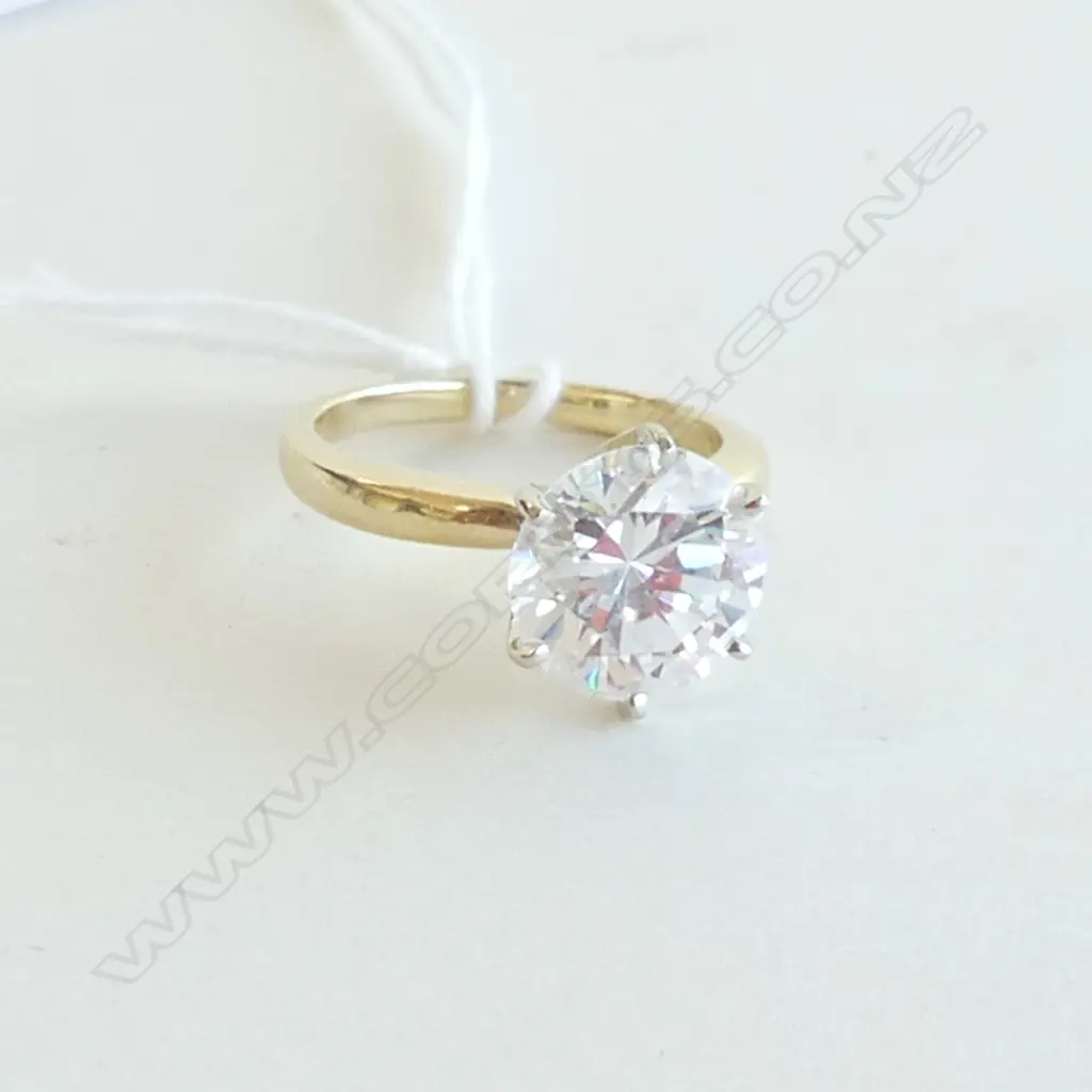 14k YELLOW GOLD & CZ LGE SOLITAIRE RING 6.15gms Image 1++