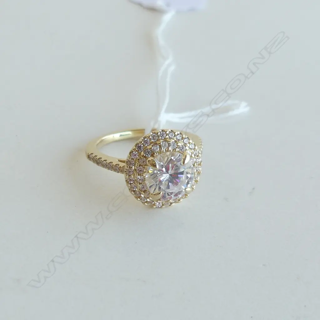 14k YELLOW GOLD & CZ CLUSTER RING 6.73gms Image 1++