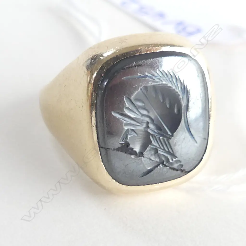 9CT GOLD & HEMETITE (A F) MENS SIGNET RING 8.28GMS Image 1++