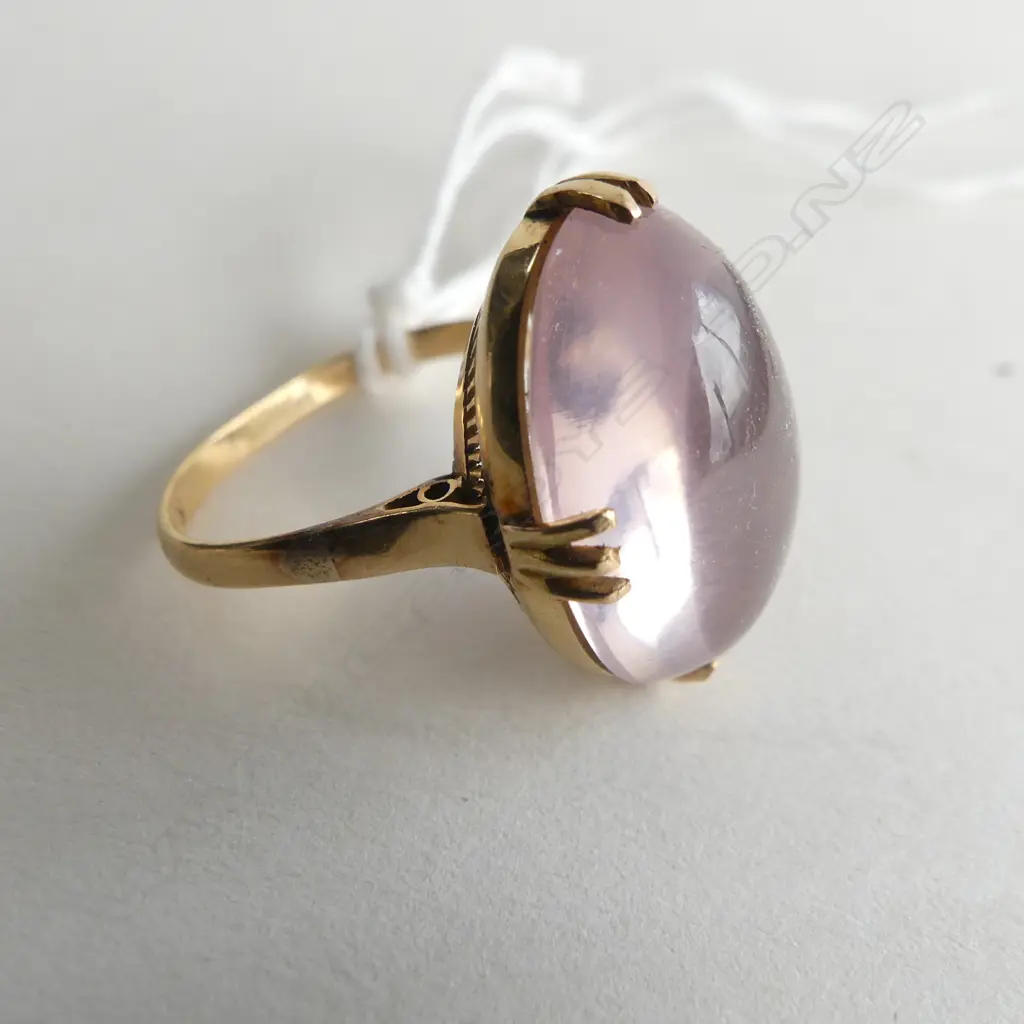 18CT & PINK MOONSTONE ? RING 5.5 GRAMS Image 1++