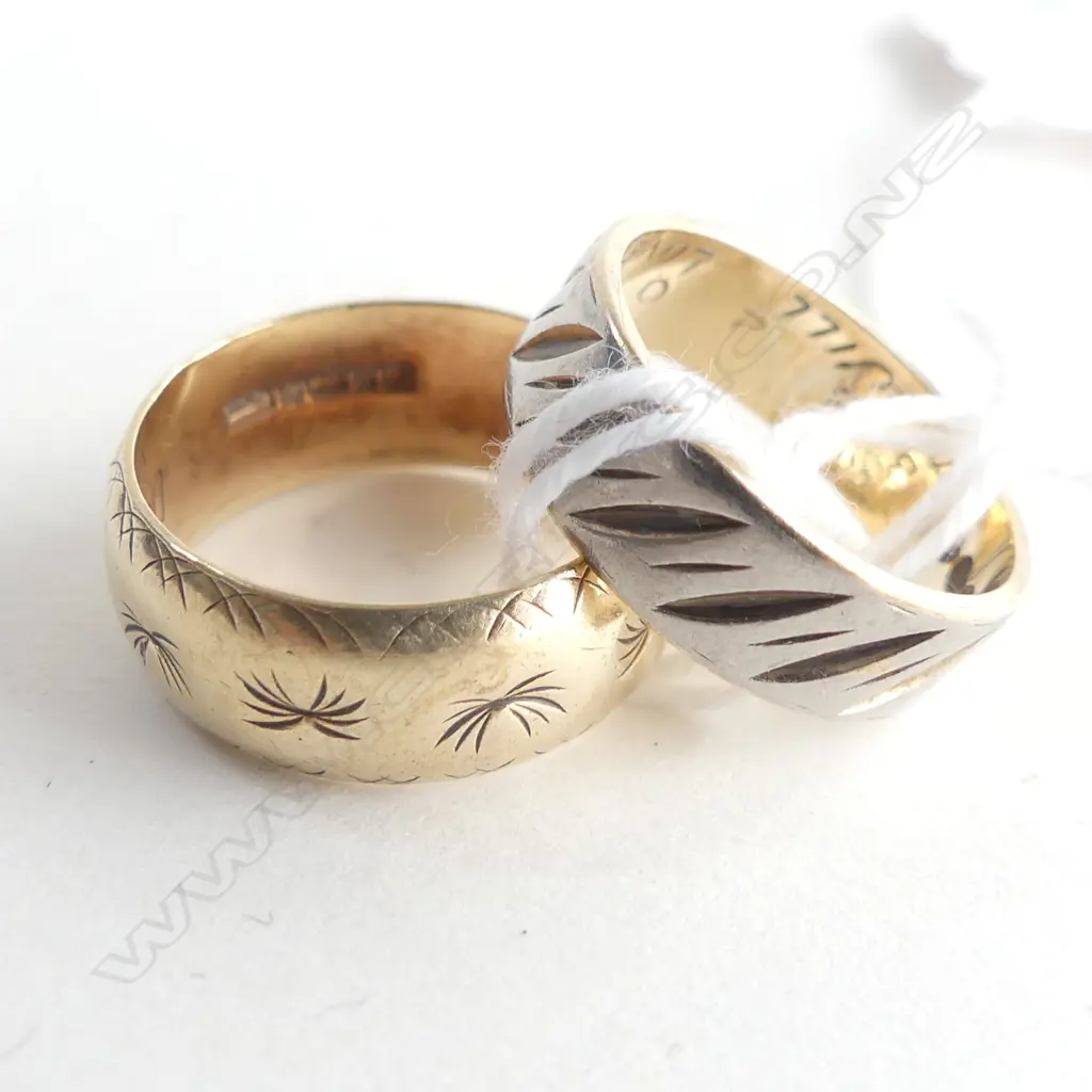 2 LADIES RINGS; 9CT GOLD BANDS 1 WITH A WHITE OVERLAY ON BAND 8.3GMS Image 1++