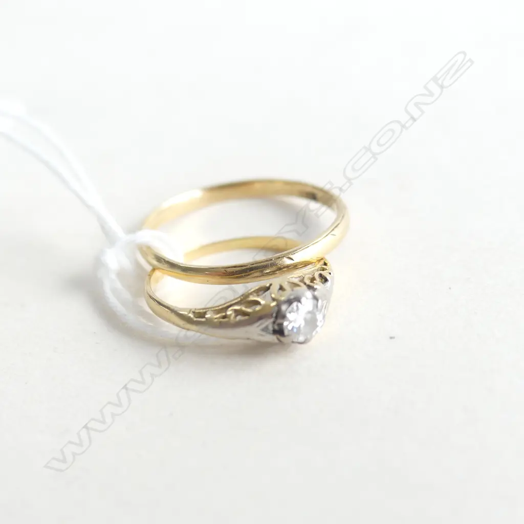 2 18CT GOLD RINGS; DIAMOND SOLITAIRE & BAND 2.8 GRAMS Image 1++