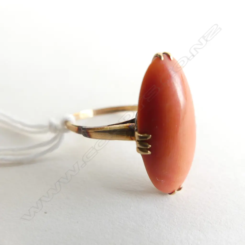 18CT RED CORAL RING 2.6 GRAMS Image 1++