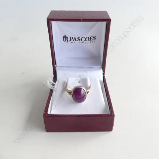 9CT GOLD &  CAB. RUBY RING 4.2 GRAMS w. VALUATION