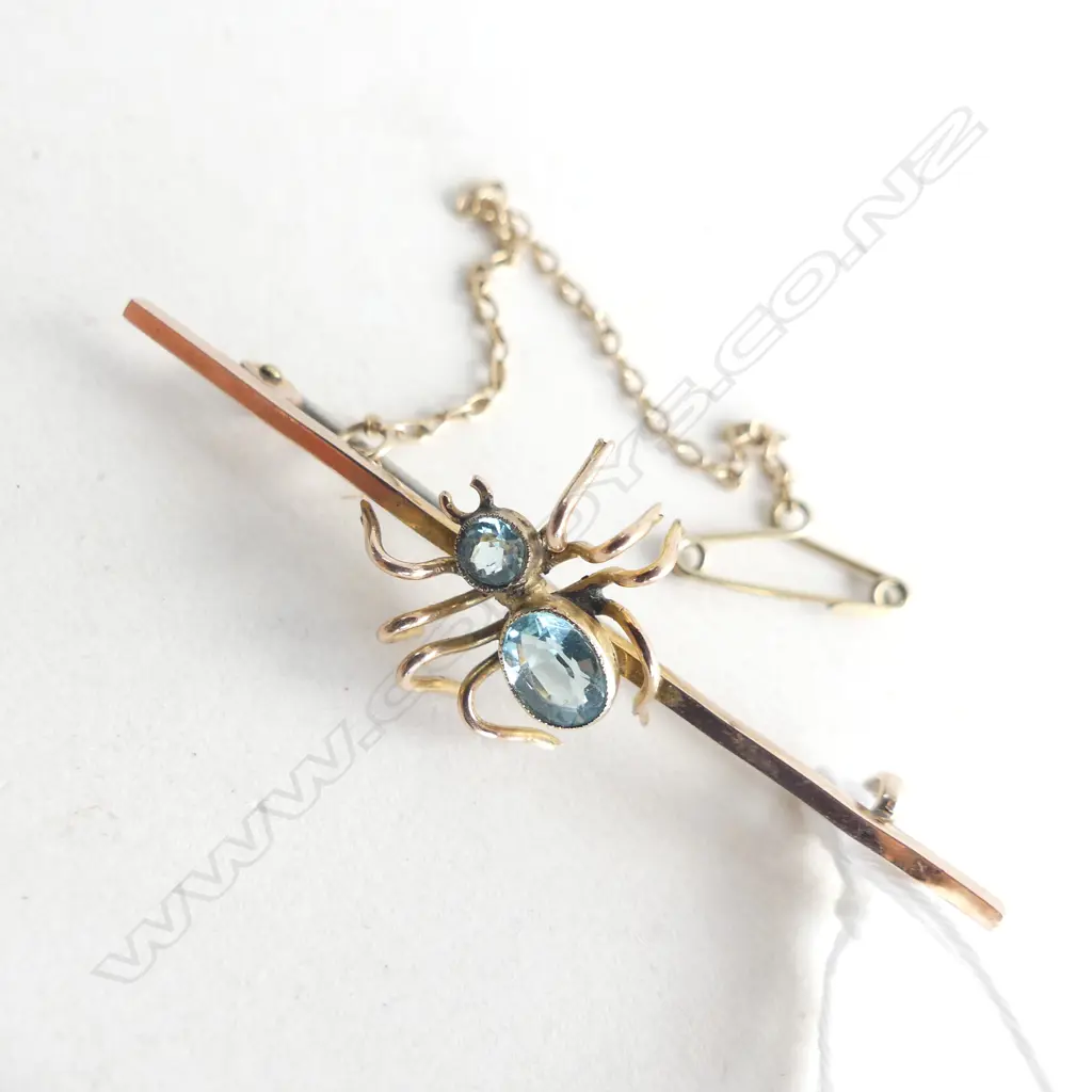 9CT & TOPAZ SPIDER BROOCH 3.0 GRAMS Image 1++