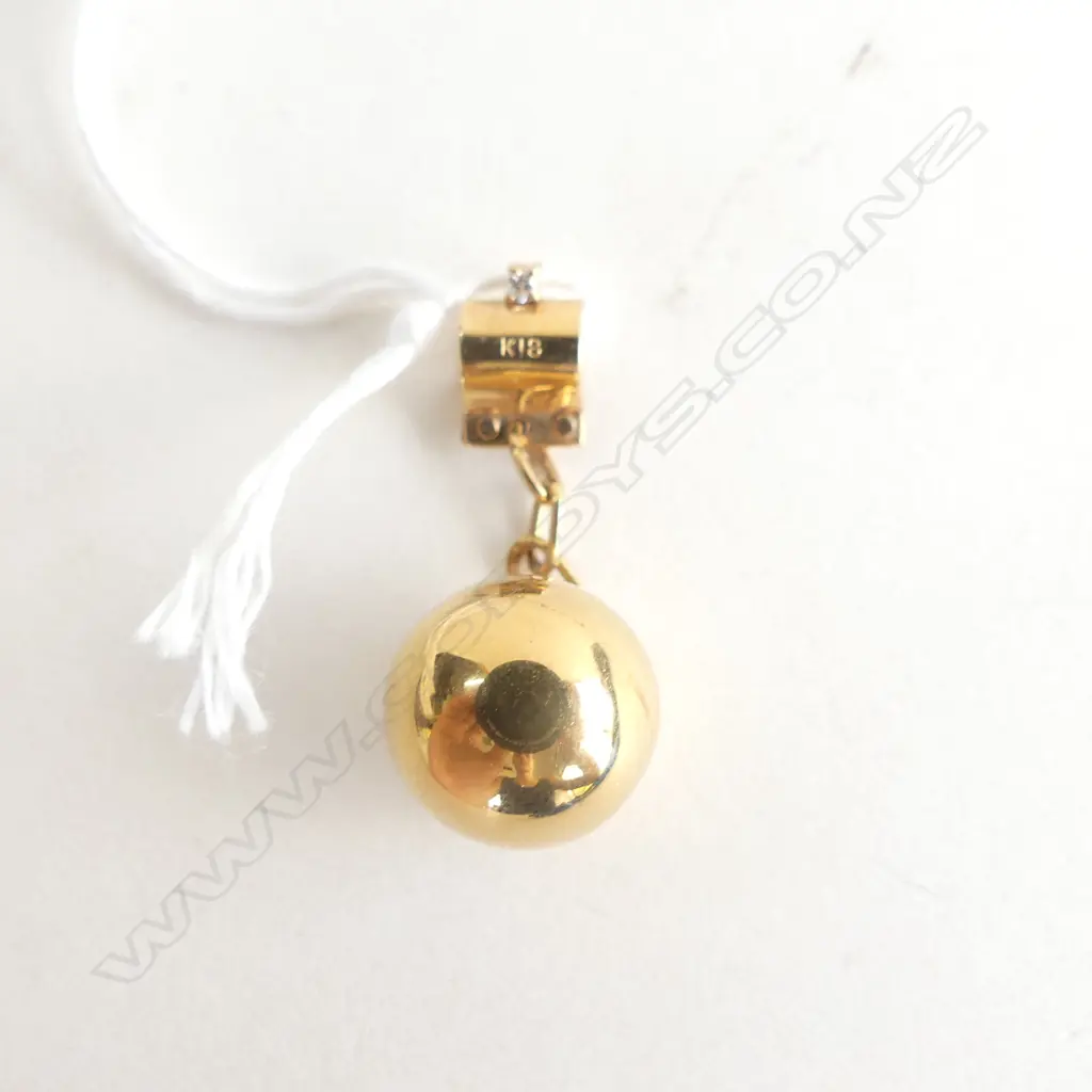 18 CT GOLD CHARM '50 POUND' BALL WEIGHT 1.7 GRAMS Image 1++