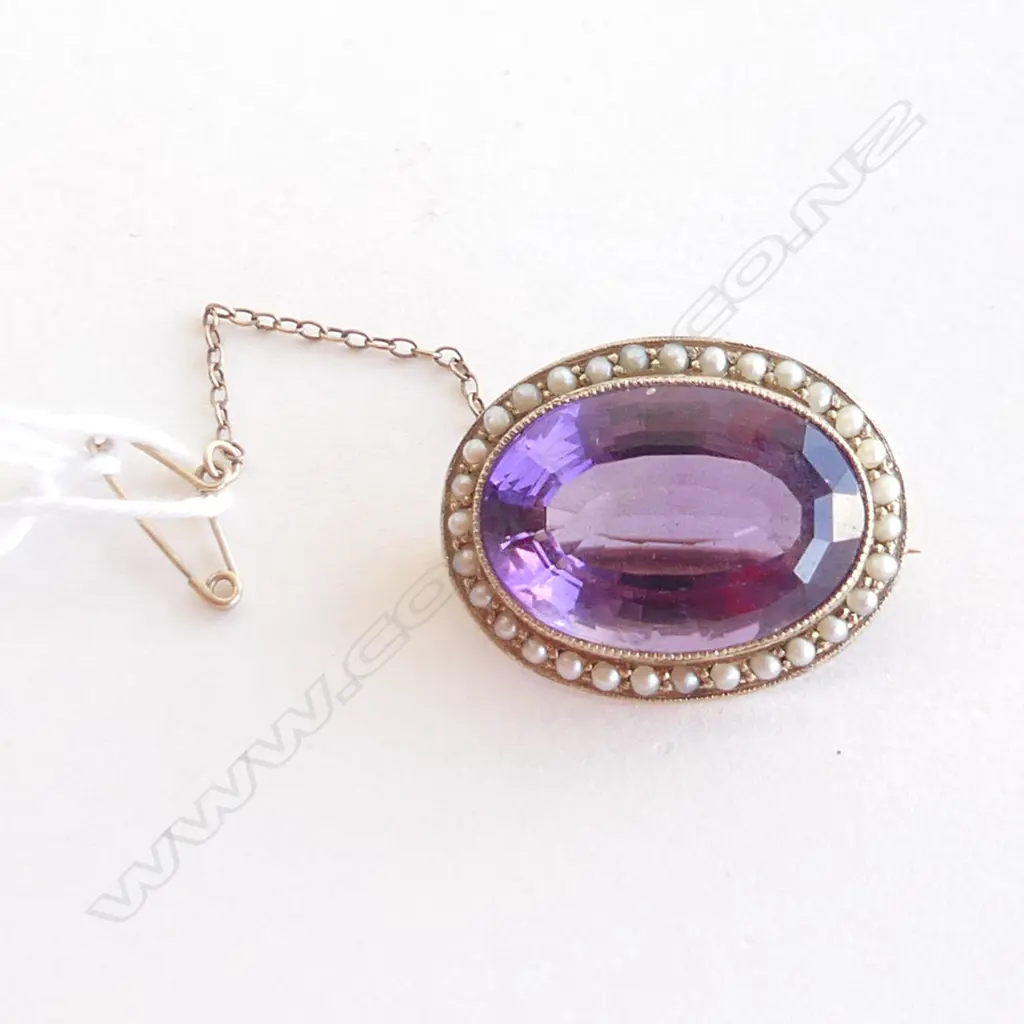 9CT ANTIQUE PURPLE AMETHYST & SEED PEARL BROOCH 6.7 GRAMS Image 1++