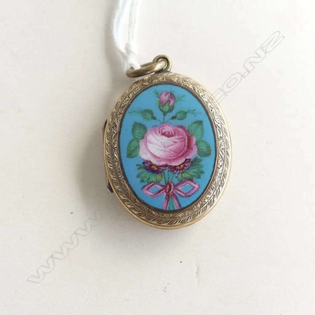 ANTIQUE ROLLED GOLD & ENAMELLED LOCKET engraved back Image 1++
