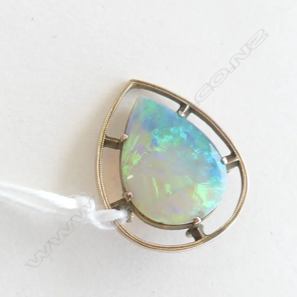 EDW 9CT & FULL OPAL BROOCH w good colour L.27mm (20933) Image 1++