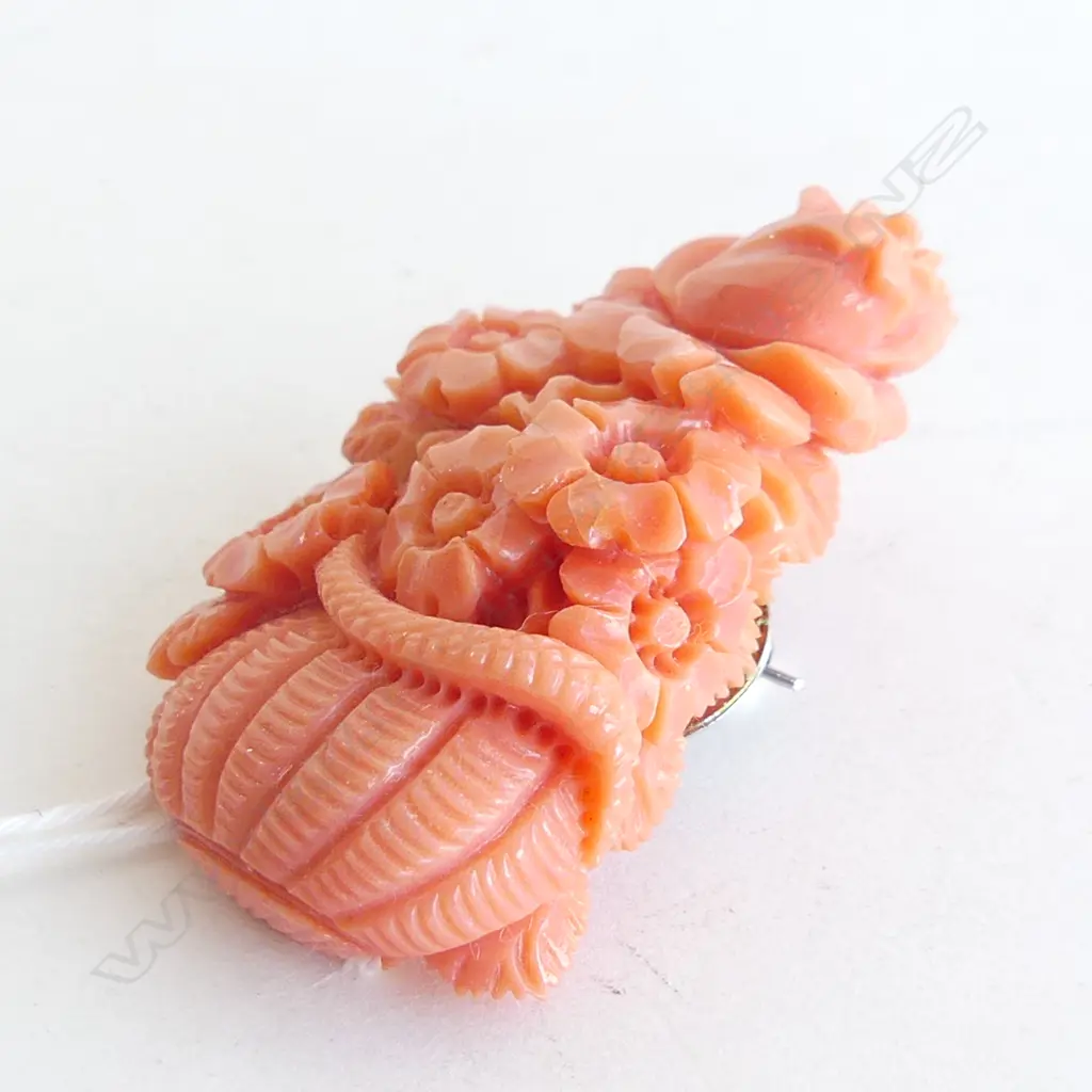 (20607) CARVED ORANGE/RED CORAL FLOWERING BASKET BROOCH OR Image 1++