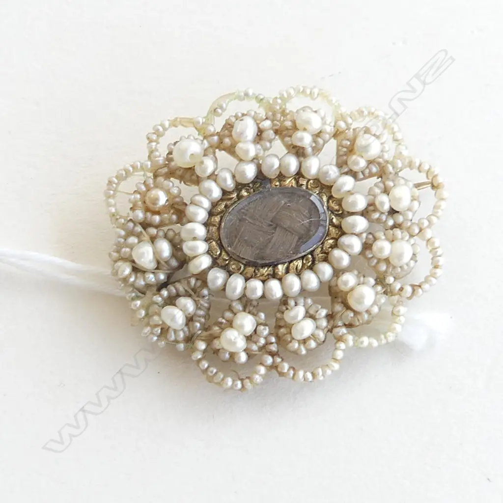 GEORGIAN NATURAL SEED PEARL MOURNING BROOCH w hair plait gold? fittings leather box Image 1++