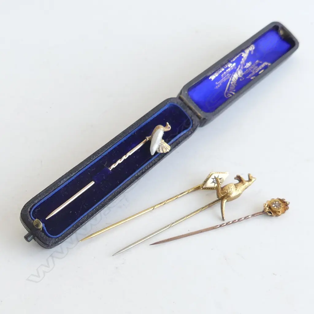 (19864) 4 ANTIQUE 15ct GOLD STICK PINS: KANGAROO + DOVE w mop wing IN BOX ETC Image 1++