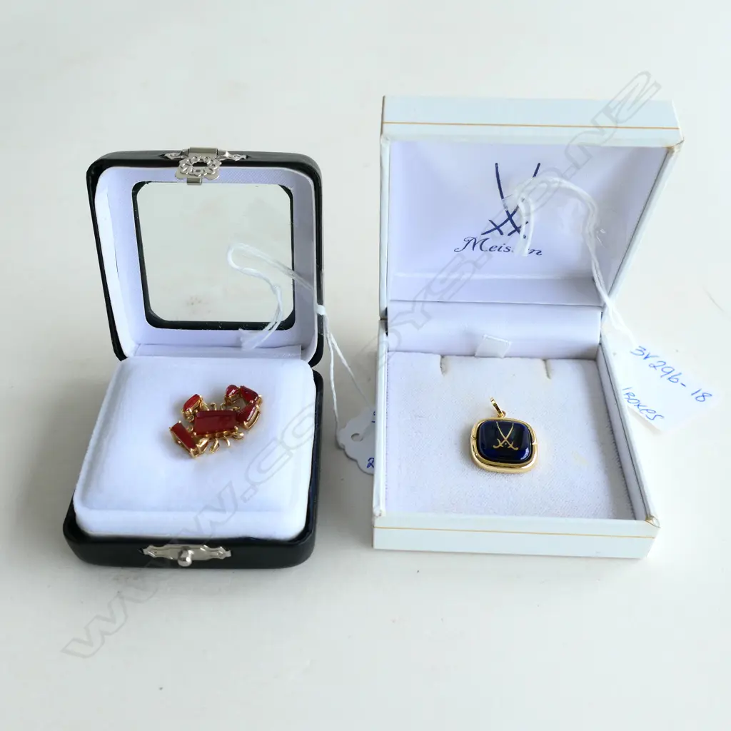 GERMAN MEISSEN GOLD PLATED PENDANT, IN ORIGINAL BOX, PLUS RED ENAMEL & GOLD TONE CRAB PENDANT, IN BOX Image 1++