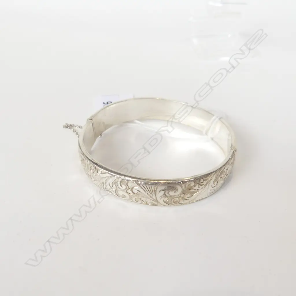 VINTAGE SILVER PATTERNED BANGLE 20gm Image 1++