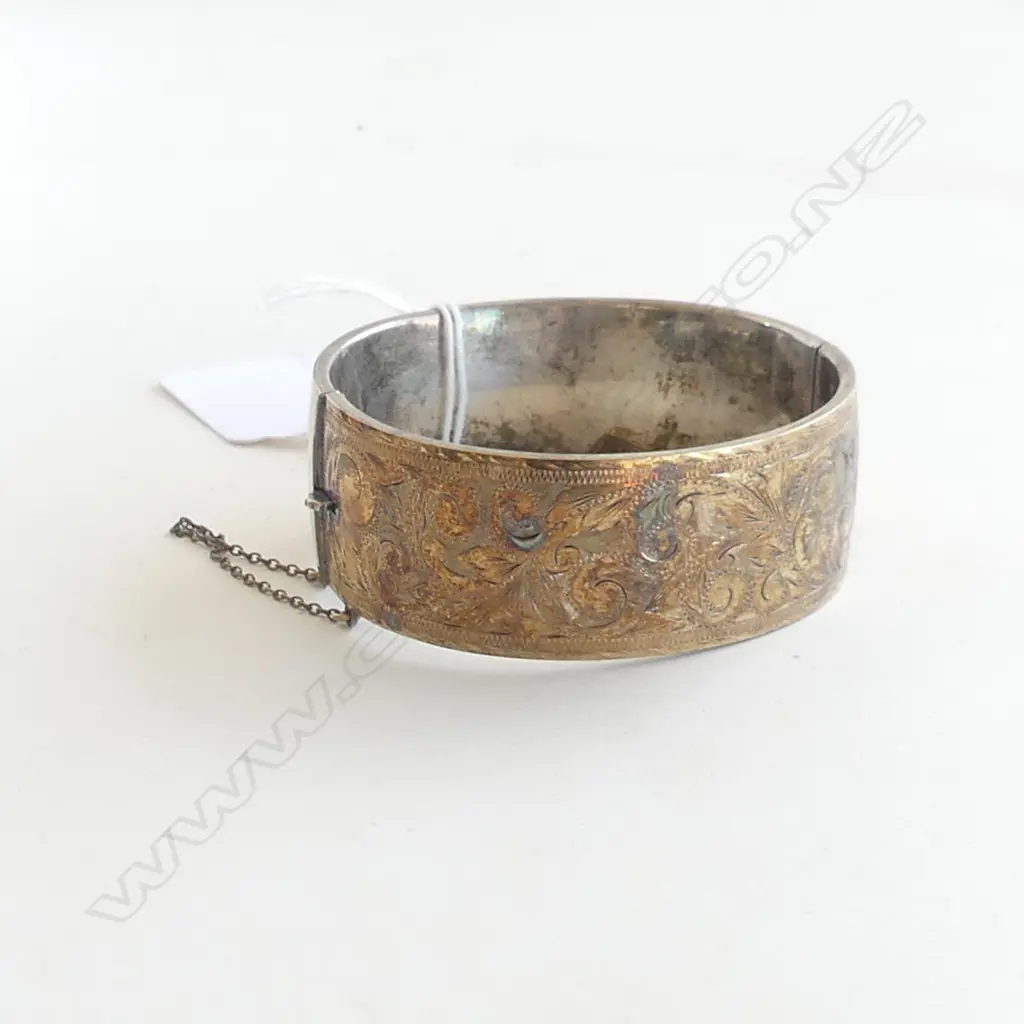 9CT ON SILVER ENGRAVED HINGED BANGLE Image 1++