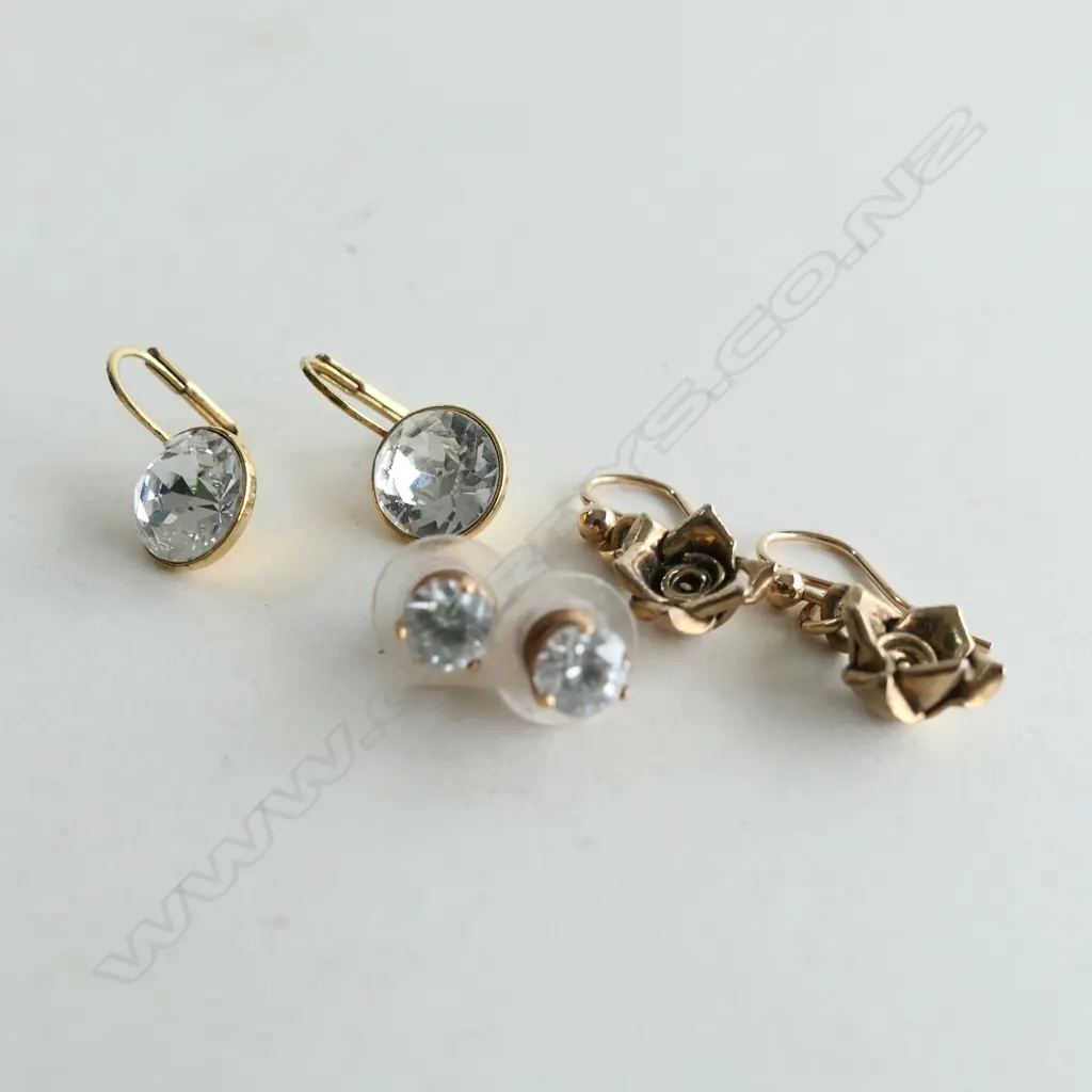 2 PR GOLD TONE & CRYSTAL EARRINGS(STUD & DROP & PR GOLD FLOWER DROP EARRINGS  Image 1++