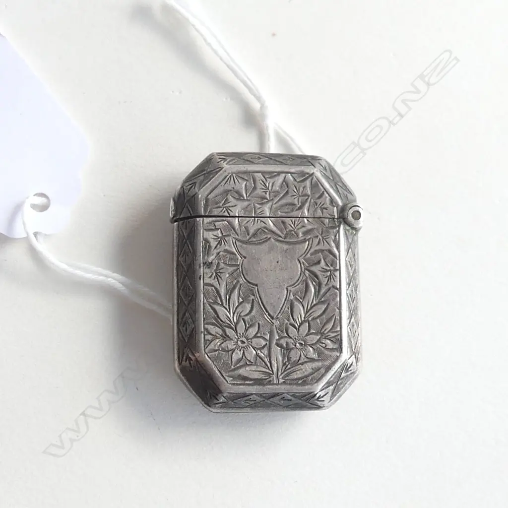 c1900 SILVER ENGRAVED FANCY VESTA OCTAGONAL Image 1++