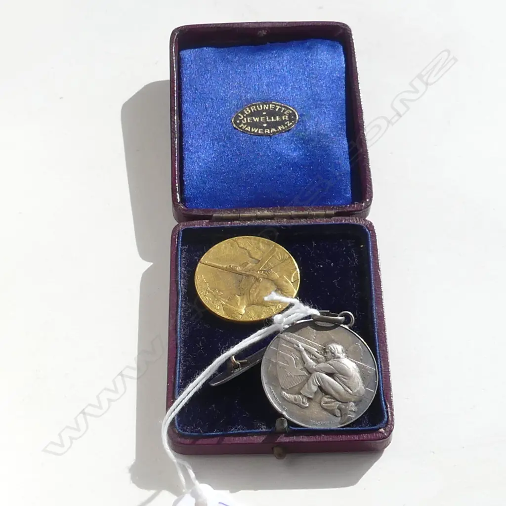 VINTAGE SHOOTING MEDALS : NZSRA Silver Jubilee NZ made in silver etc Image 1++