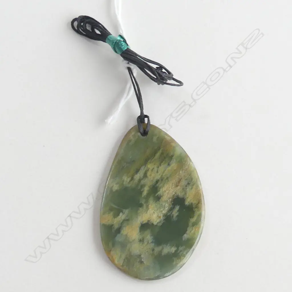 NZ POUNAMU (GREENSTONE)  OVAL DISC PENDANT (L50MM) ON BLACK WAXED ADJUSTABLE CORD Image 1++