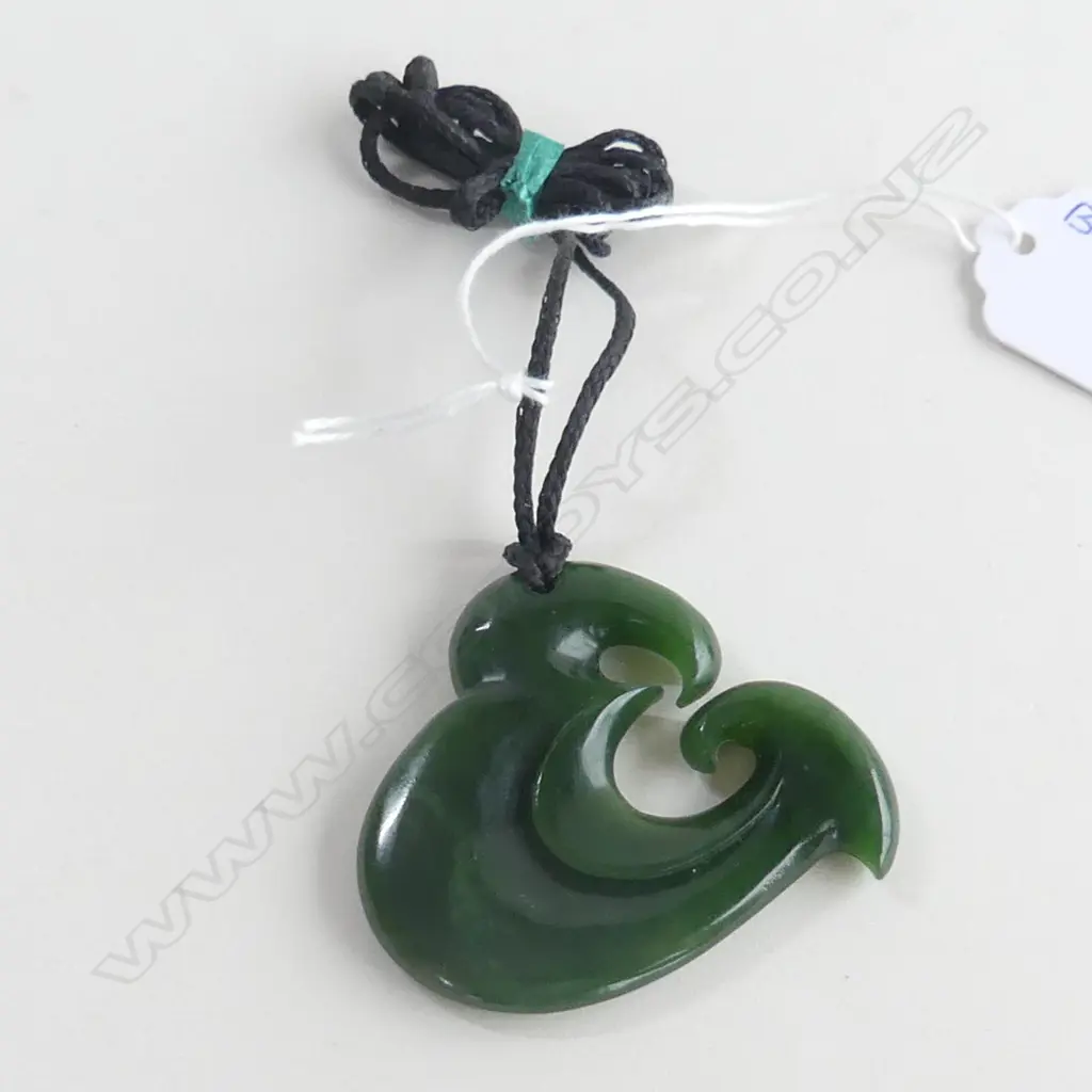 NZ POUNAMU (GREENSTONE) LG HEI MATUA PENDANT (L52 X 50MM) ON BLACK WAXED ADJUSTABLE CORD Image 1++