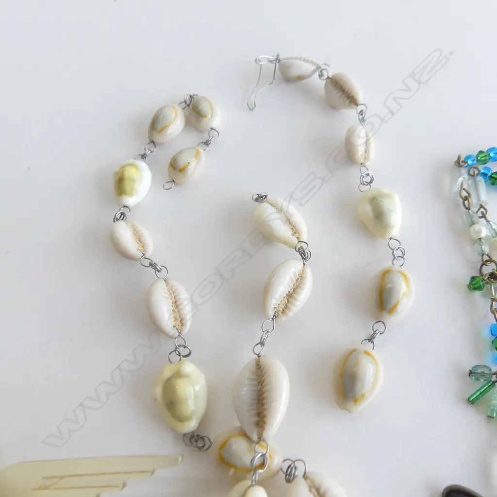 BAG LOT NZ POW PERSPEX JEWLERY ETC Image 1++