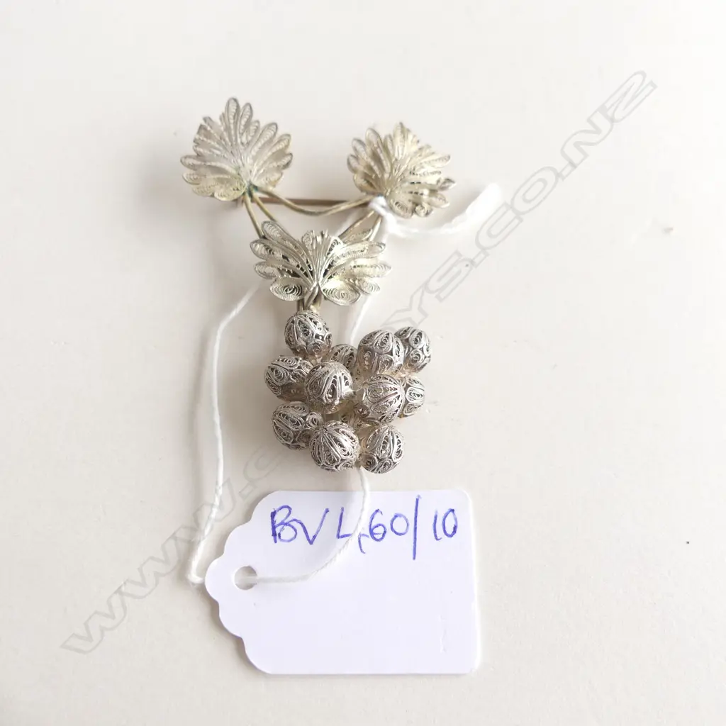 FILIGREE SILVER BROOCH; GRAPES & 3 LEAVES H.65mm Image 1++