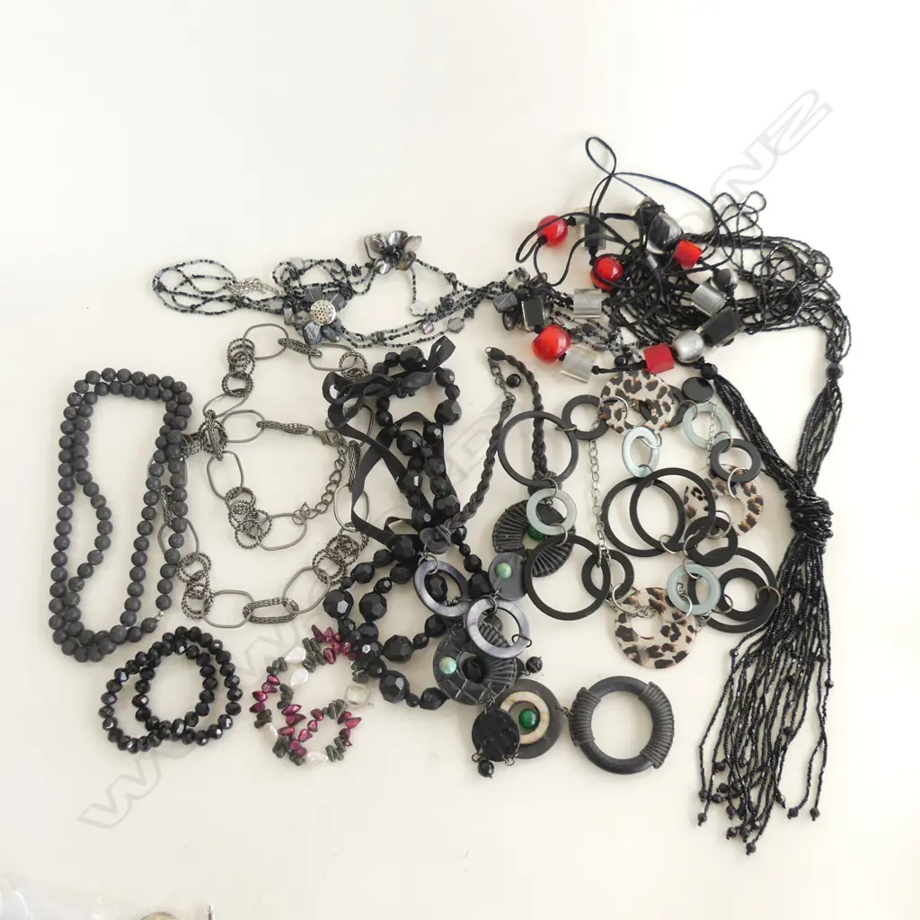 9 ASST. BLACK FASHION COSTUME NECKLACES Image 1++