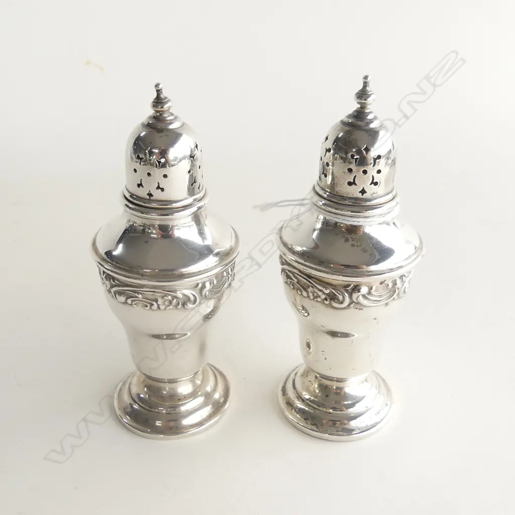 PR STG SILVER COBHAM SALT & PEPPER SHAKERS, H. 116MM 91GMS Image 1++