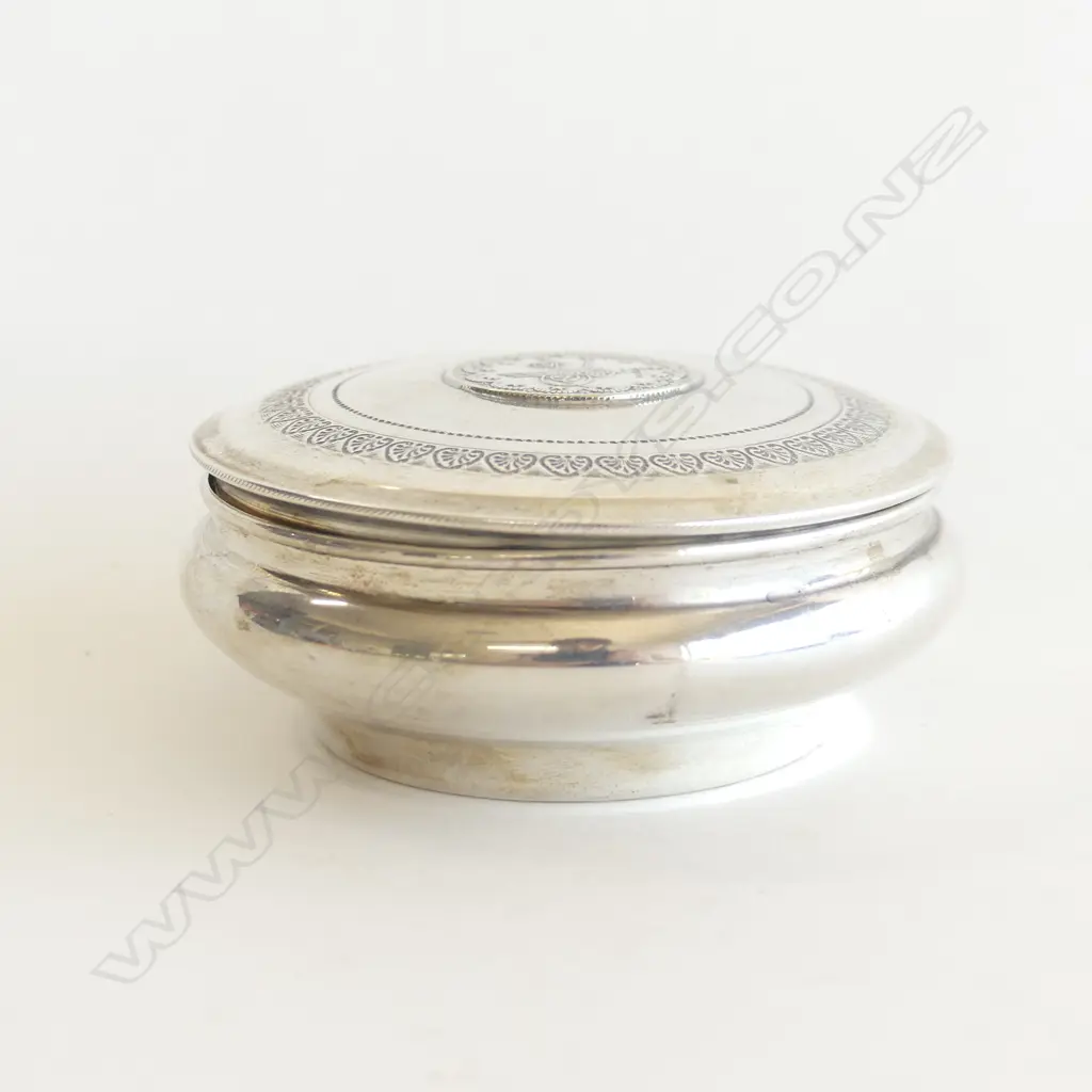 STG SILVER TRINKET BOX, GILDED INTERIOR, 800 SILVER TURKISH HALLMARKS. DIA 70MM Image 1++