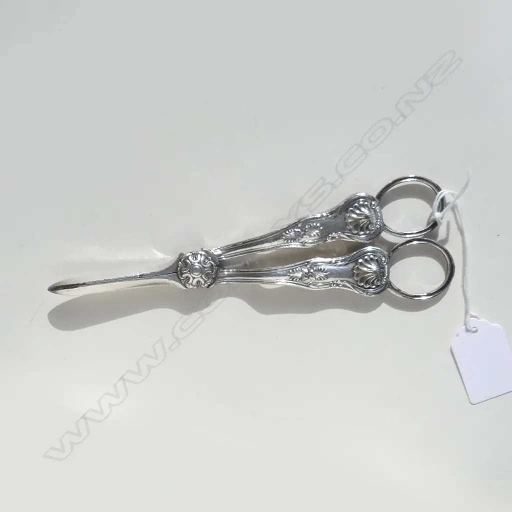 PR 19THC OLD SHEFFIELD PLATE GRAPE SCISSORS Image 1++
