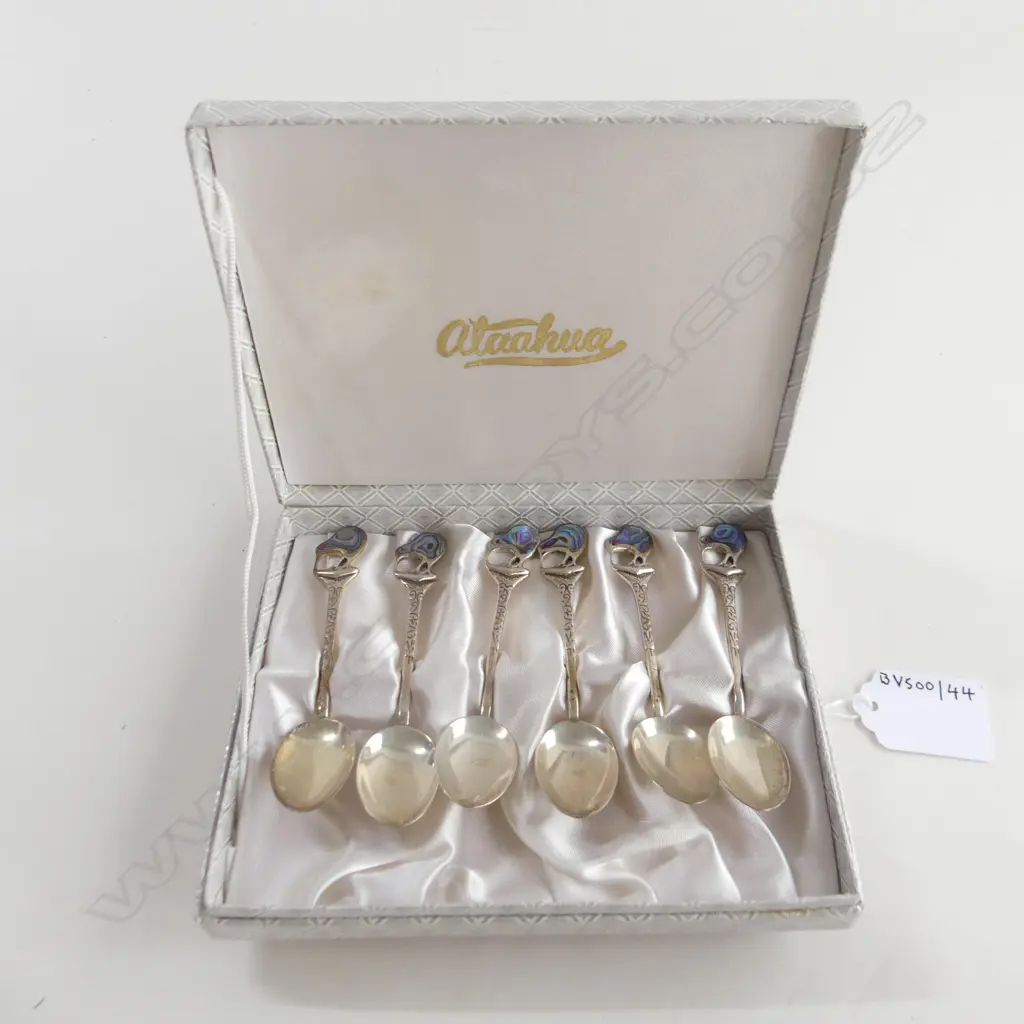 CASED SET S/S & PAUA KIWI COFFEE SPOONS BY ATAAHUA 19570 Image 1++