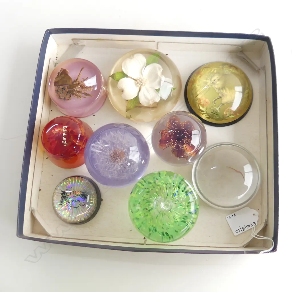 SMALL TRAY OF 7 PERSPEX PAPER WIEGHTS & 2 GLASS PAPER WEIGHTS Image 1++